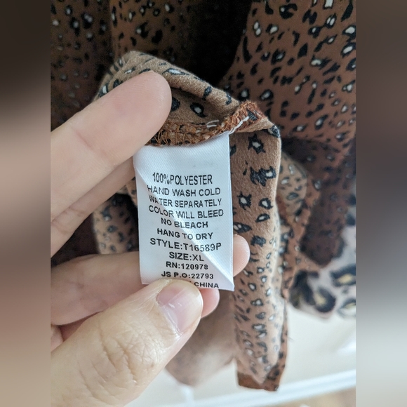 Entro Contrast Animal Cheetah Print Colorful Brown Blouse Size XL - Picture 6 of 9
